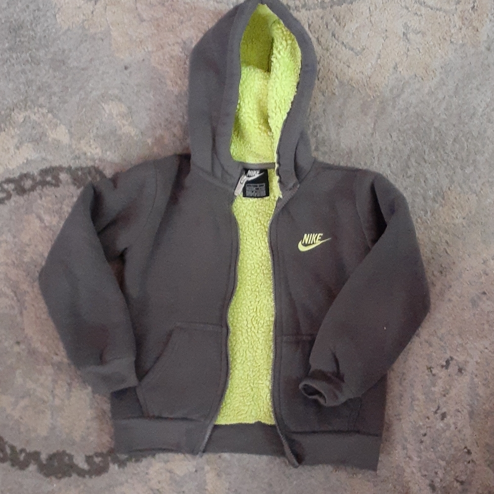 Nike boys size 7 Zip-up fleece jacket